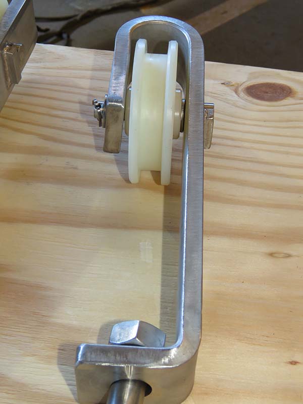 Trolleys, Gambrels and Hooks MECANOVA